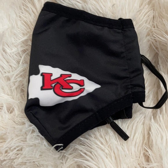 6/$20 New KC Chiefs face mask - Picture 3 of 3